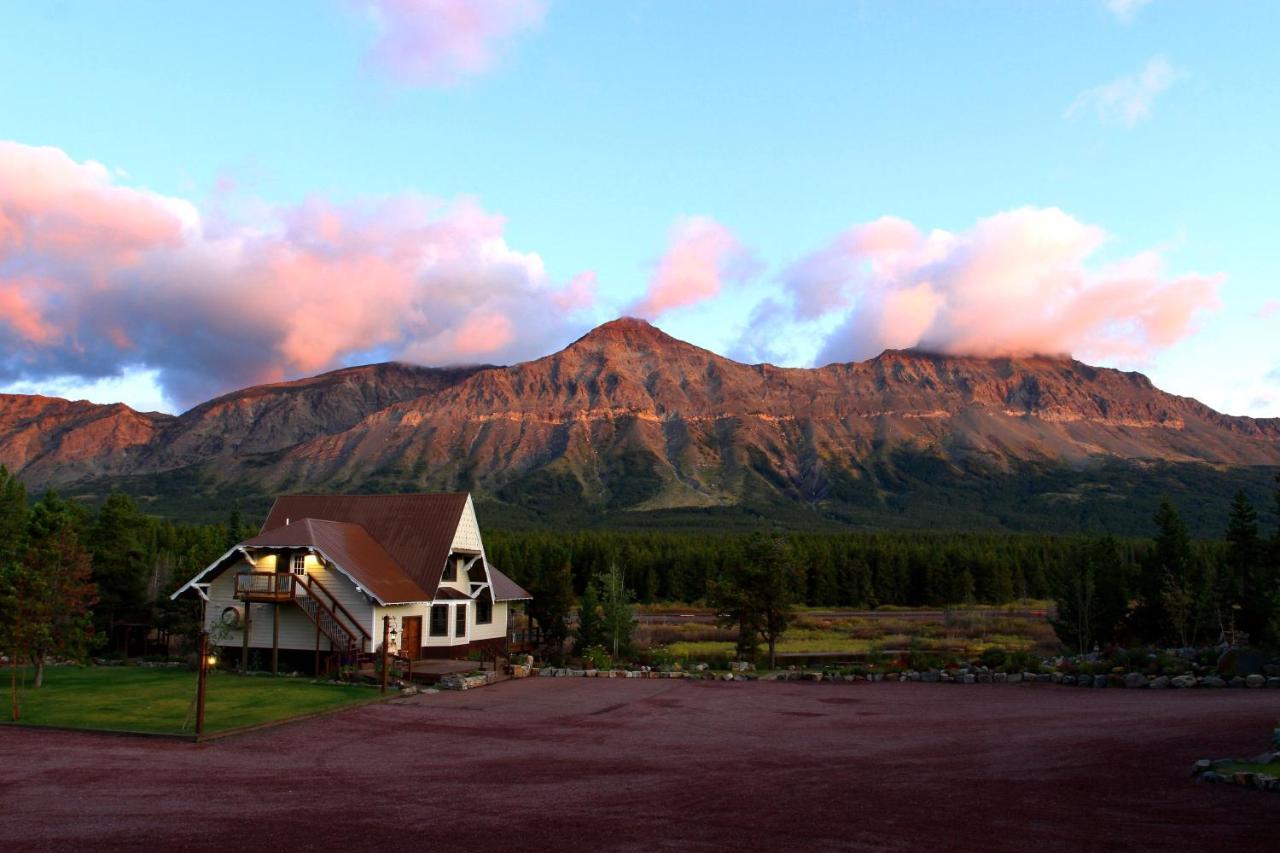 Summit Mountain Lodge And Steakhouse East Glacier Park Village Ngoại thất bức ảnh