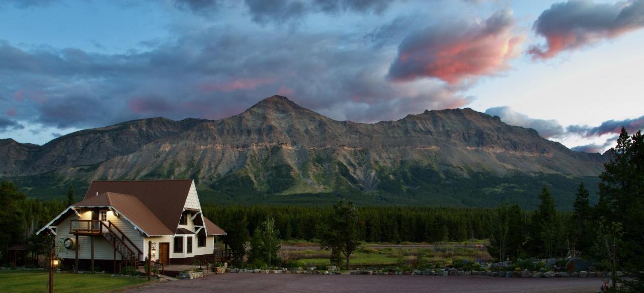 Summit Mountain Lodge And Steakhouse East Glacier Park Village Ngoại thất bức ảnh