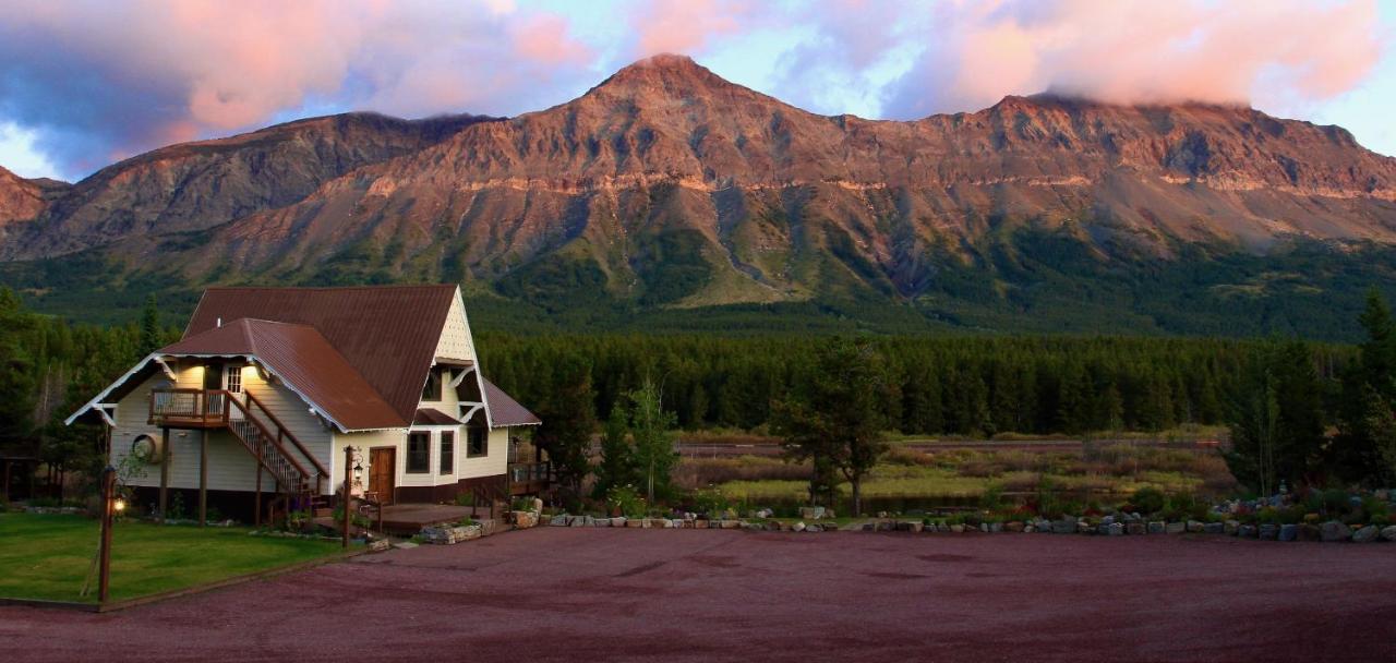 Summit Mountain Lodge And Steakhouse East Glacier Park Village Ngoại thất bức ảnh